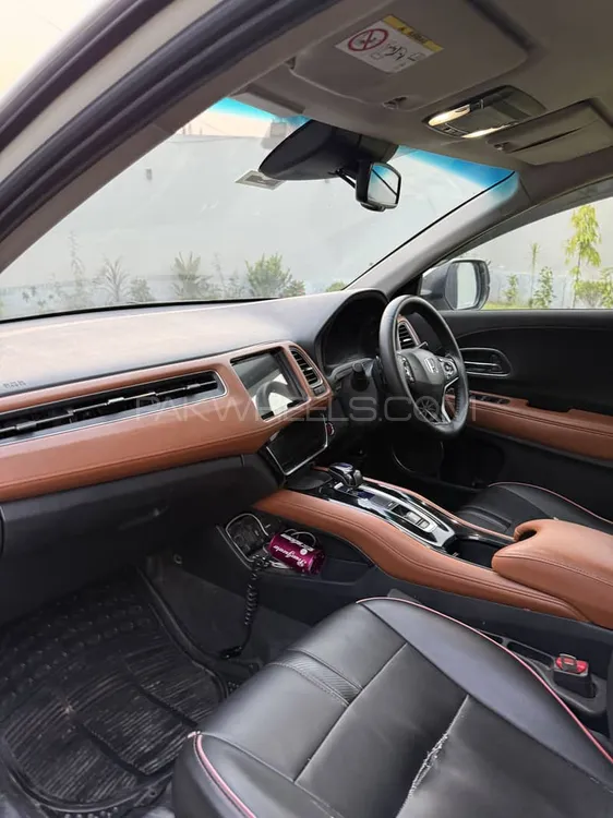 Honda Vezel 2016 for Sale in Gujrat Honda Vezel 2016 for Sale in Gujrat Image-4