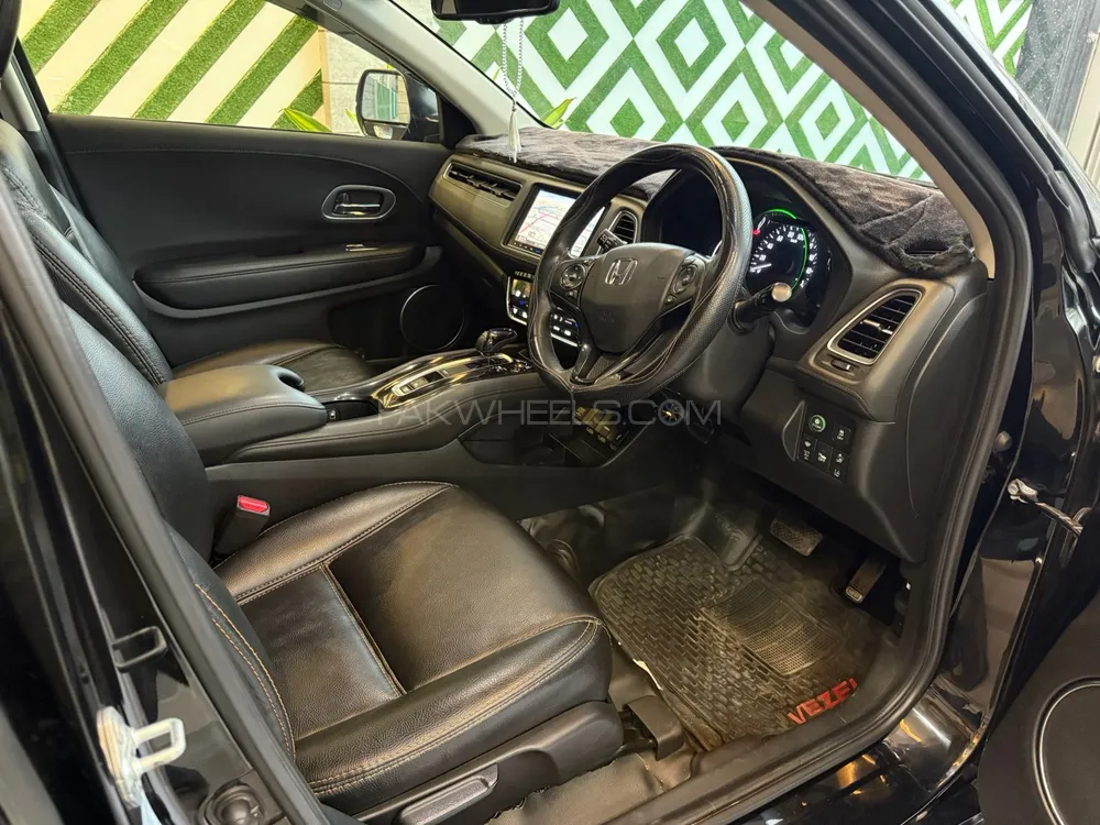 Honda Vezel 2017 for Sale in Lahore Honda Vezel 2017 for Sale in Lahore Image-12