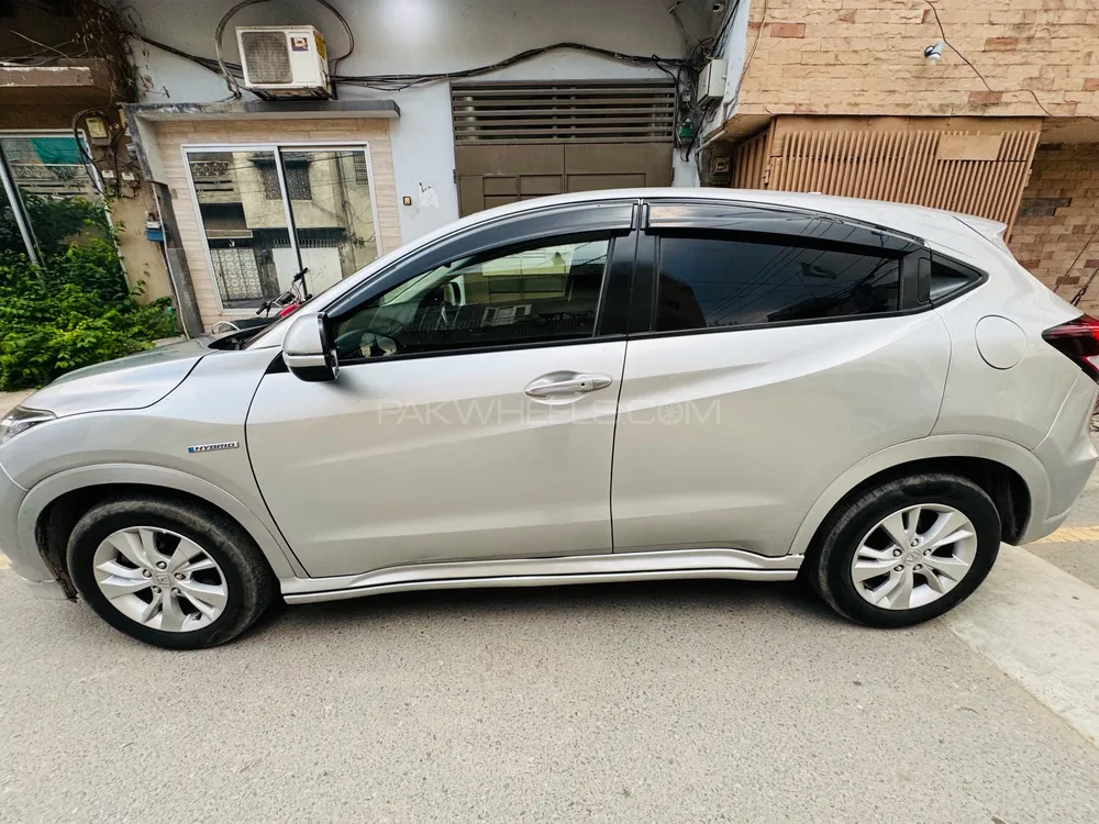Honda Vezel 2015 for Sale in Lahore Honda Vezel 2015 for Sale in Lahore Image-2