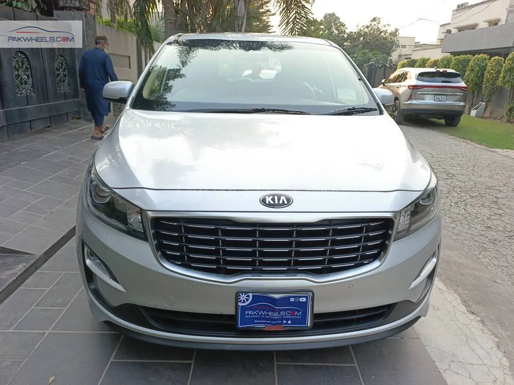 KIA Carnival 2018 for Sale in Lahore KIA Carnival 2018 for Sale in Lahore Image-1