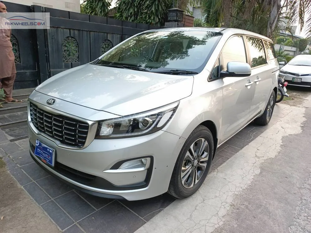 KIA Carnival 2018 for Sale in Lahore KIA Carnival 2018 for Sale in Lahore Image-3