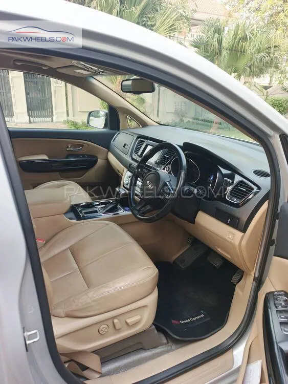 KIA Carnival 2018 for Sale in Lahore KIA Carnival 2018 for Sale in Lahore Image-10