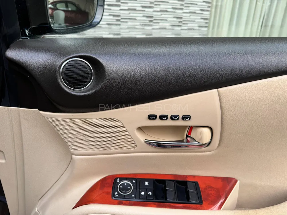 Lexus RX Series 2011 for Sale in Karachi Lexus RX Series 2011 for Sale in Karachi Image-18