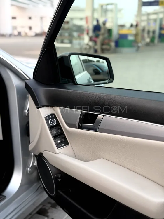 Mercedes Benz C Class 2011 for Sale in Multan Mercedes Benz C Class 2011 for Sale in Multan Image-11