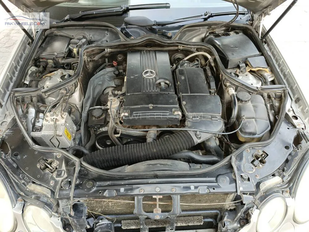 مرسڈیز بینز ای کلاس 2004 for Sale in فیصل آباد مرسڈیز بینز ای کلاس 2004 for Sale in فیصل آباد Image-8