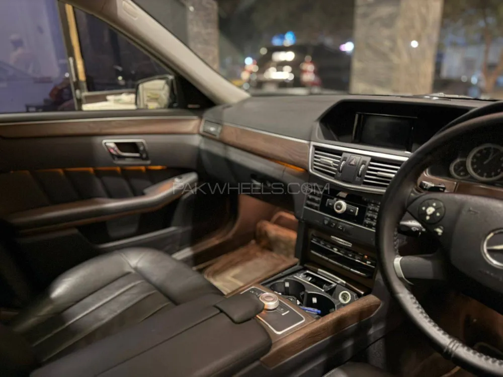 مرسڈیز بینز ای کلاس 2011 for Sale in کراچی مرسڈیز بینز ای کلاس 2011 for Sale in کراچی Image-7