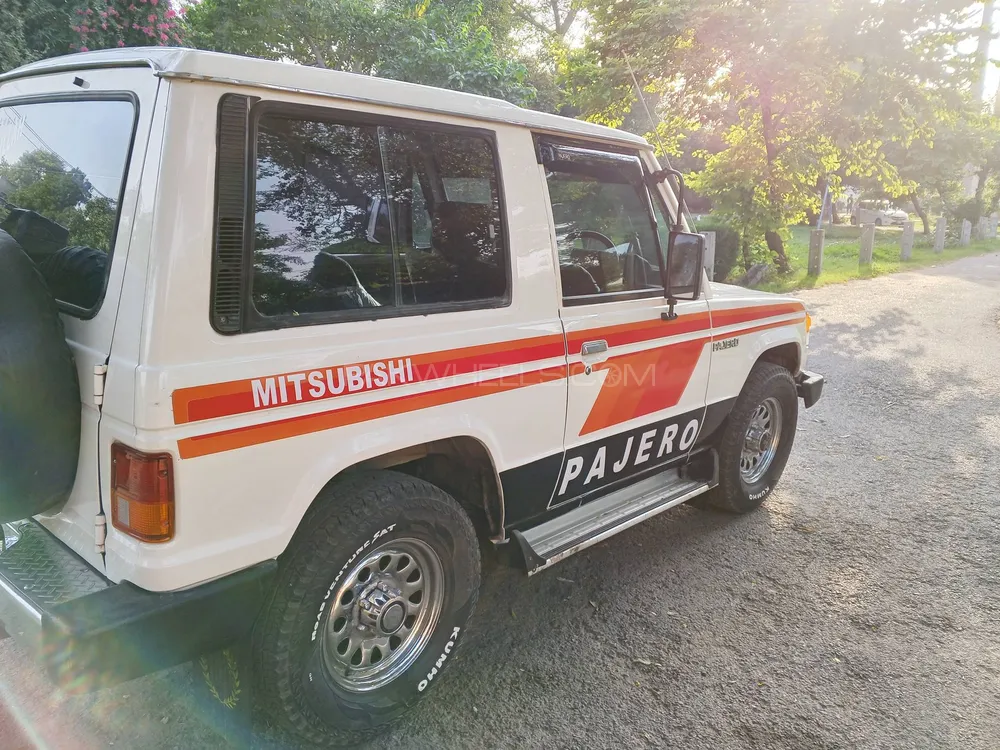 Mitsubishi Pajero 1991 for Sale in Lahore Mitsubishi Pajero 1991 for Sale in Lahore Image-4