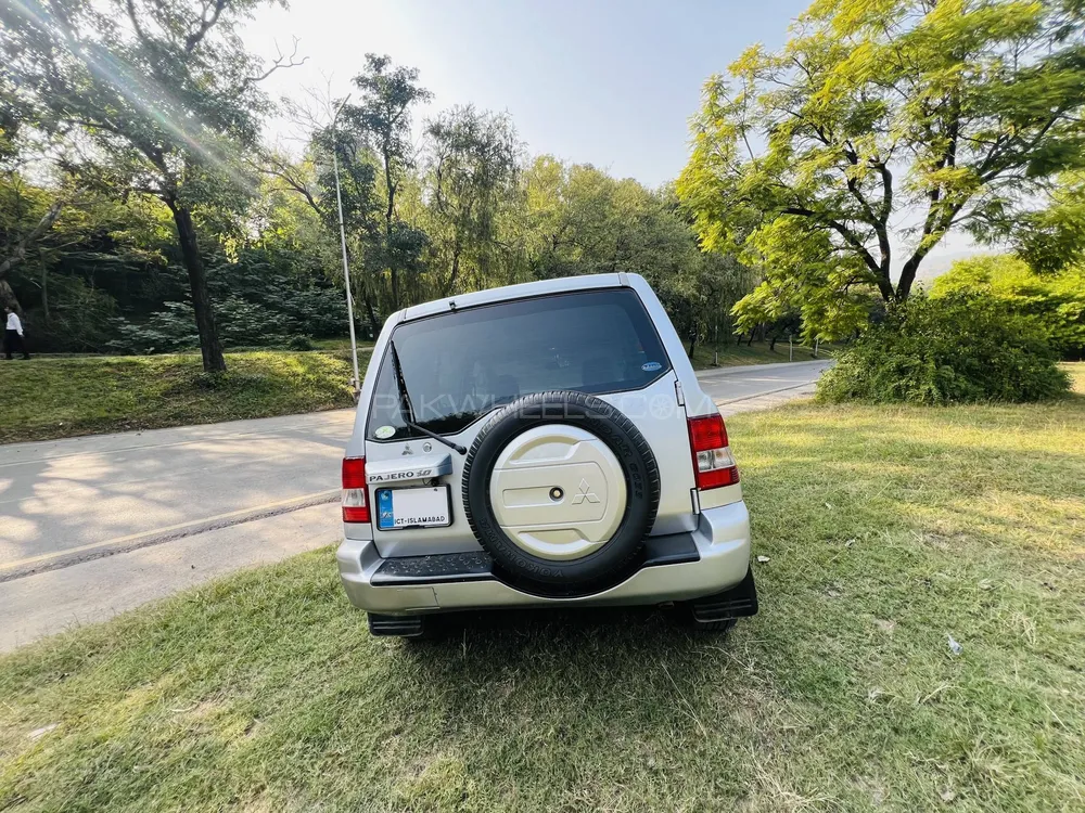 Mitsubishi Pajero 2003 for Sale in Islamabad Mitsubishi Pajero 2003 for Sale in Islamabad Image-9