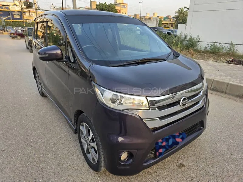Nissan Dayz Highway Star 2013 for Sale in Karachi Nissan Dayz Highway Star 2013 for Sale in Karachi Image-8