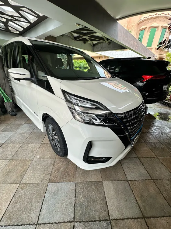 Nissan Serena 2019 for Sale in Gujranwala Nissan Serena 2019 for Sale in Gujranwala Image-4