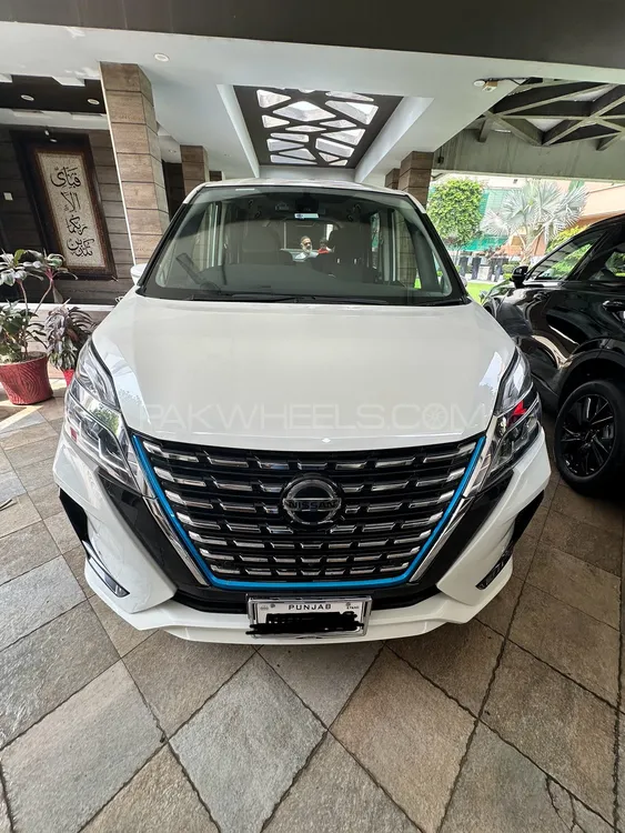 Nissan Serena 2019 for Sale in Gujranwala Nissan Serena 2019 for Sale in Gujranwala Image-5