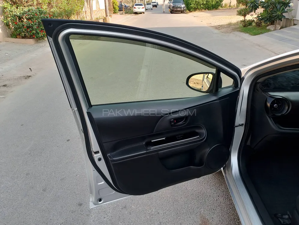 Toyota Aqua 2017 for Sale in Karachi Toyota Aqua 2017 for Sale in Karachi Image-10