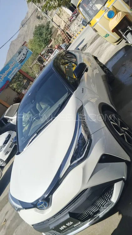 Toyota C-HR 2019 for Sale in Peshawar Toyota C-HR 2019 for Sale in Peshawar Image-2