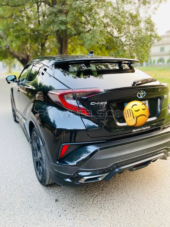 Toyota C-HR 2017 for Sale in Lahore Toyota C-HR 2017 for Sale in Lahore Image-2