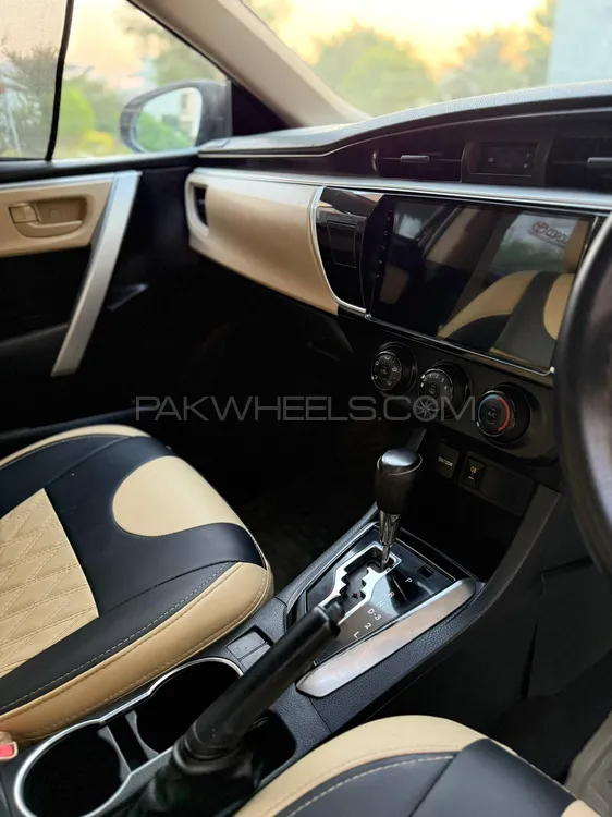 Toyota Corolla 2015 for Sale in Sialkot Toyota Corolla 2015 for Sale in Sialkot Image-8