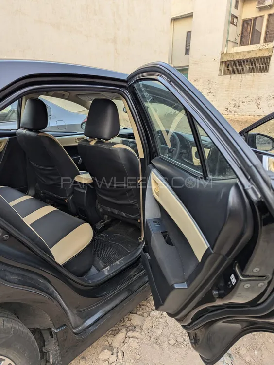 Toyota Corolla 2017 for Sale in Lahore Toyota Corolla 2017 for Sale in Lahore Image-5