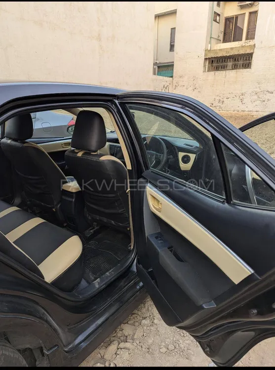 Toyota Corolla 2017 for Sale in Lahore Toyota Corolla 2017 for Sale in Lahore Image-10
