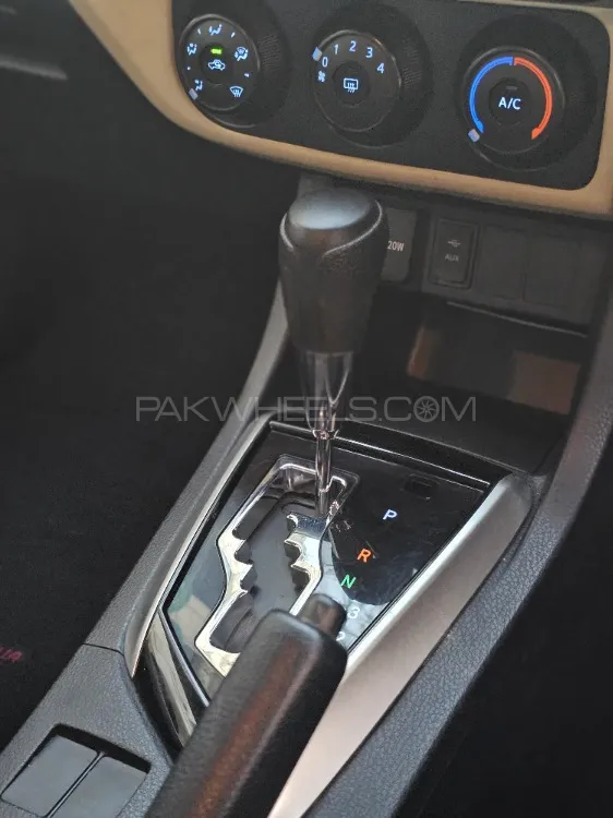 Toyota Corolla 2021 for Sale in Lahore Toyota Corolla 2021 for Sale in Lahore Image-9