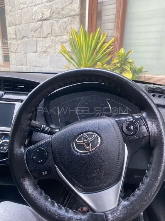 Toyota Corolla Axio 2014 for Sale in Karachi Toyota Corolla Axio 2014 for Sale in Karachi Image-5