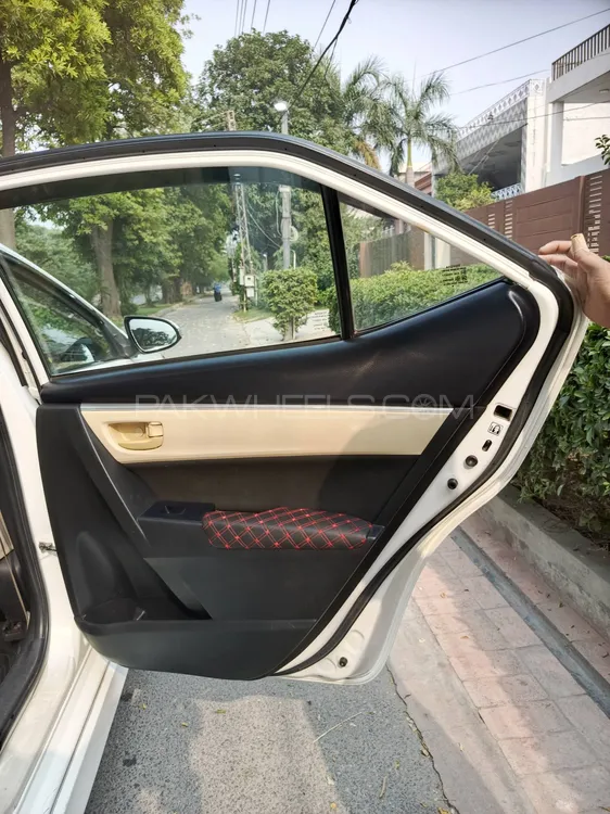 Toyota Corolla 2018 for Sale in Lahore Toyota Corolla 2018 for Sale in Lahore Image-8