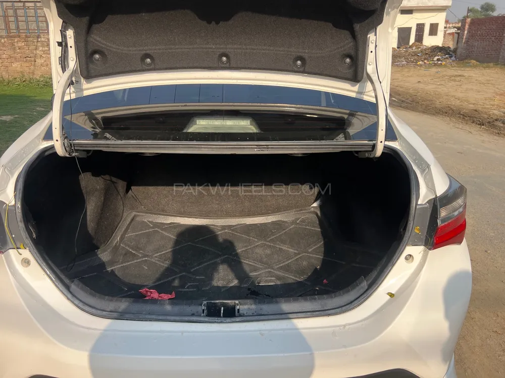 Toyota Corolla 2020 for Sale in Kasur Toyota Corolla 2020 for Sale in Kasur Image-8