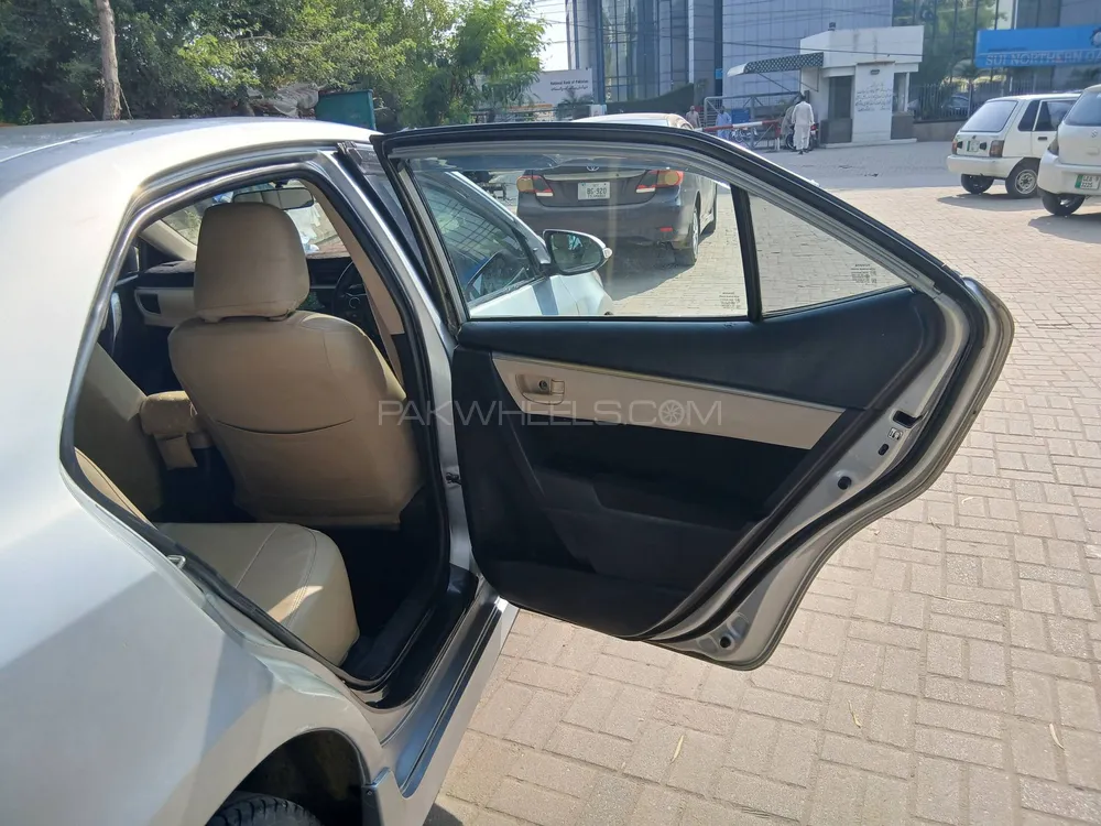 Toyota Corolla 2015 for Sale in Gujrat Toyota Corolla 2015 for Sale in Gujrat Image-7