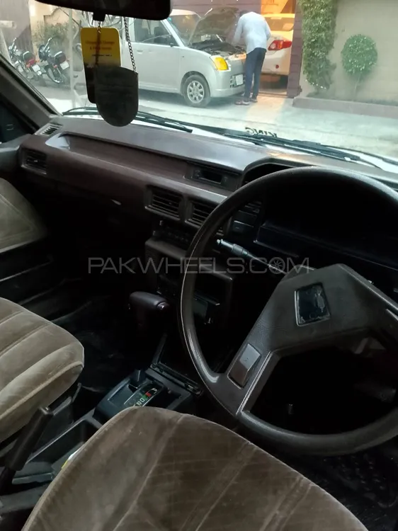 Toyota Corolla 1986 for Sale in Lahore Toyota Corolla 1986 for Sale in Lahore Image-10