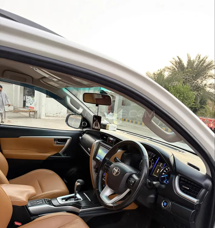 Toyota Fortuner 2018 for Sale in Multan Toyota Fortuner 2018 for Sale in Multan Image-11