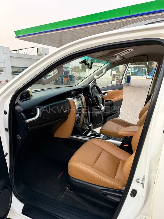 Toyota Fortuner 2018 for Sale in Multan Toyota Fortuner 2018 for Sale in Multan Image-14