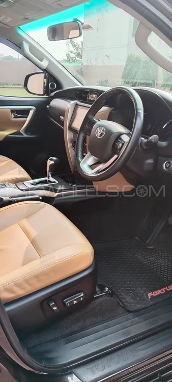 Toyota Fortuner 2018 for Sale in Faisalabad Toyota Fortuner 2018 for Sale in Faisalabad Image-11