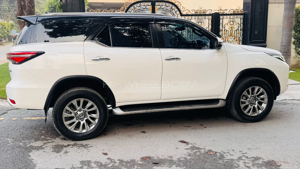 Toyota Fortuner 2022 for Sale in Lahore Toyota Fortuner 2022 for Sale in Lahore Image-7