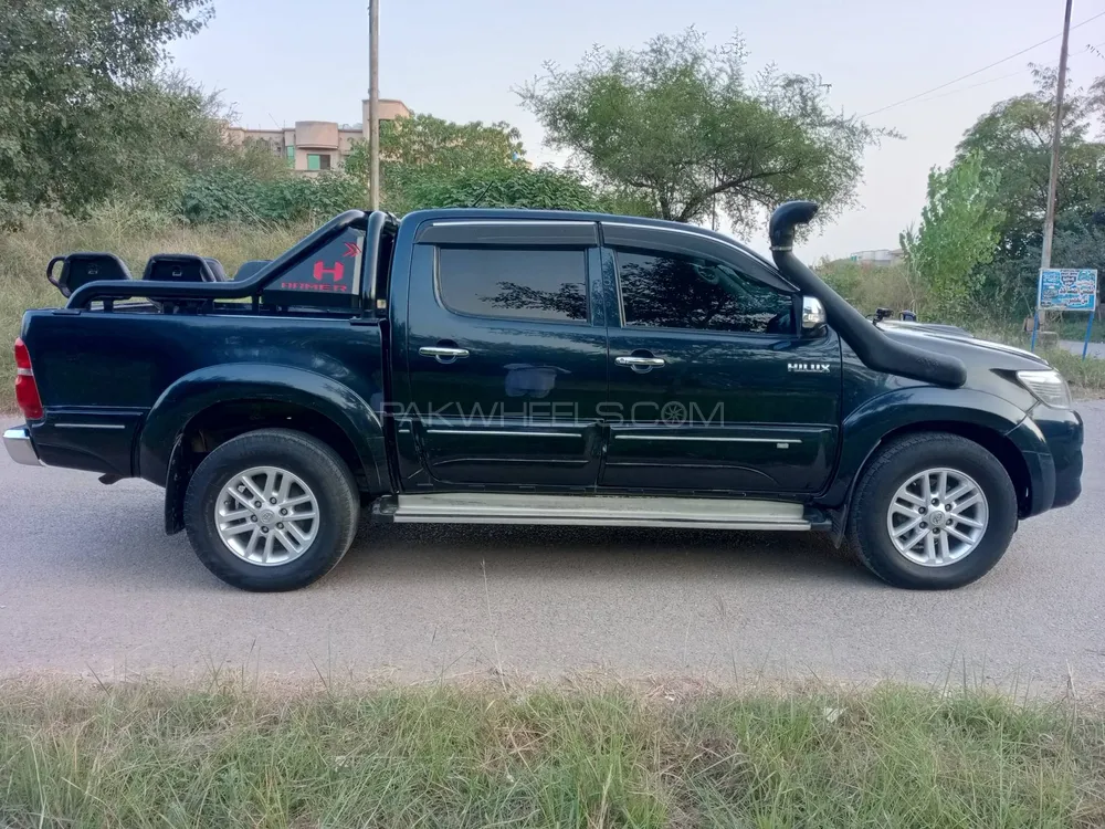 Toyota Hilux 2014 for Sale in Islamabad Toyota Hilux 2014 for Sale in Islamabad Image-2