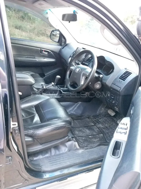 Toyota Hilux 2014 for Sale in Islamabad Toyota Hilux 2014 for Sale in Islamabad Image-10