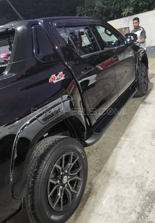 Toyota Hilux 2025 for Sale in Sialkot Toyota Hilux 2025 for Sale in Sialkot Image-6
