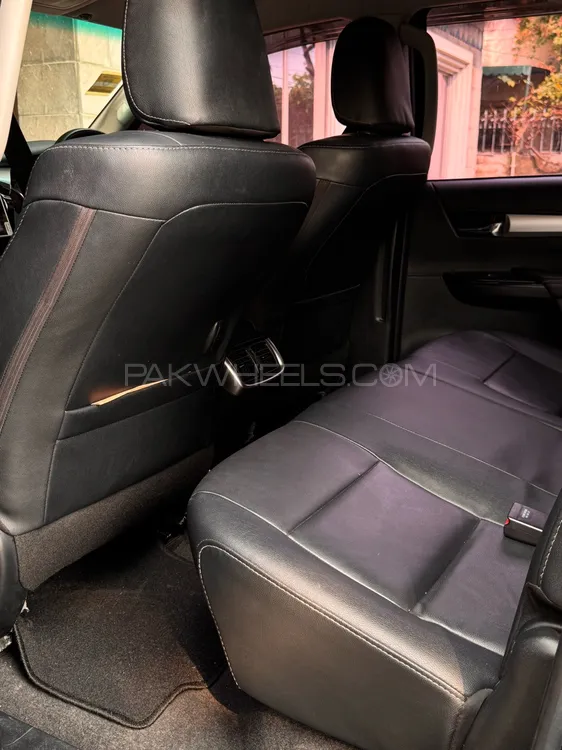 Toyota Hilux 2021 for Sale in Lahore Toyota Hilux 2021 for Sale in Lahore Image-9