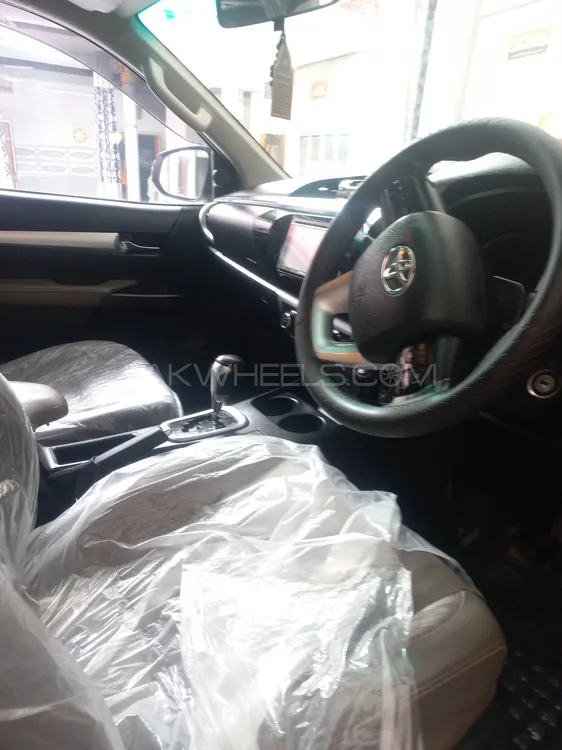 Toyota Hilux 2017 for Sale in Kamra Toyota Hilux 2017 for Sale in Kamra Image-7