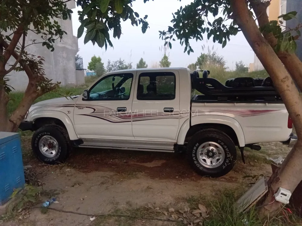 Toyota Hilux 2004 for Sale in Islamabad Toyota Hilux 2004 for Sale in Islamabad Image-3