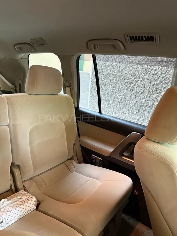 Toyota Land Cruiser 2011 for Sale in Lahore Toyota Land Cruiser 2011 for Sale in Lahore Image-13