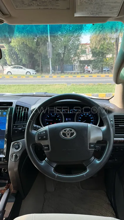 Toyota Land Cruiser 2011 for Sale in Lahore Toyota Land Cruiser 2011 for Sale in Lahore Image-6