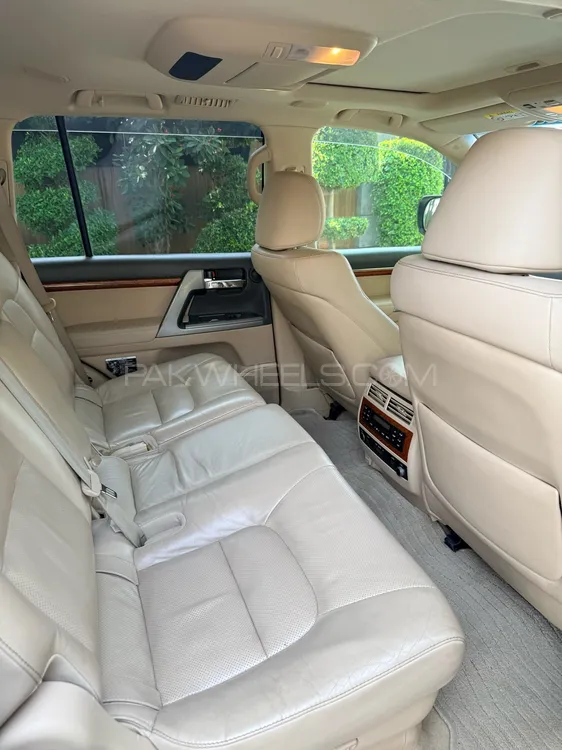 Toyota Land Cruiser 2013 for Sale in Lahore Toyota Land Cruiser 2013 for Sale in Lahore Image-8