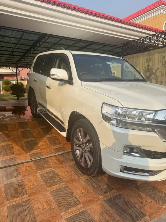 Toyota Land Cruiser 2015 for Sale in Lahore Toyota Land Cruiser 2015 for Sale in Lahore Image-8