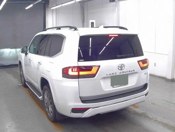 Toyota Land Cruiser 2021 for Sale in Lahore Toyota Land Cruiser 2021 for Sale in Lahore Image-3