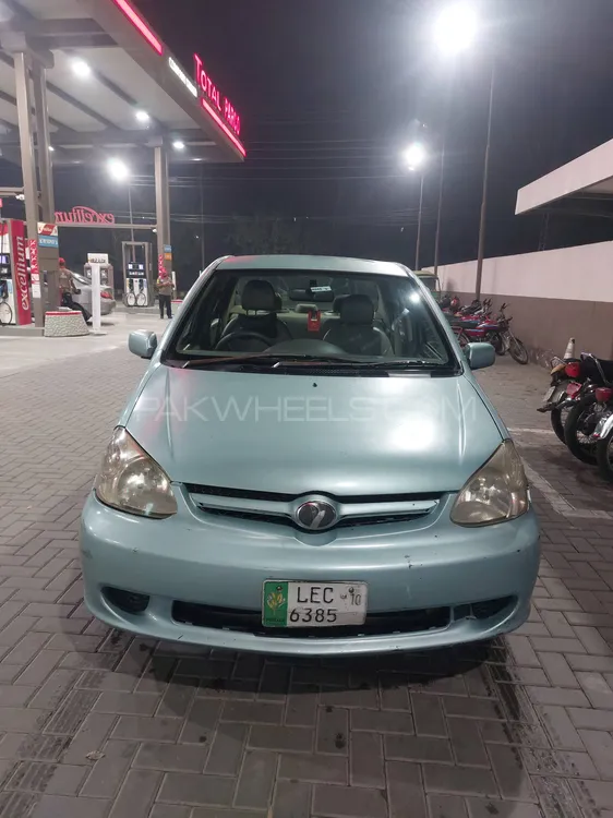 Toyota Platz 2004 for Sale in Lahore Toyota Platz 2004 for Sale in Lahore Image-1