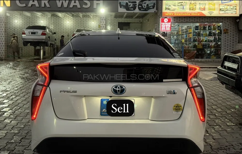 Toyota Prius 2015 for Sale in Peshawar Image-1