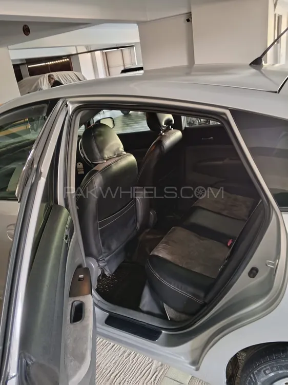 Toyota Prius 2011 for Sale in Karachi Toyota Prius 2011 for Sale in Karachi Image-8