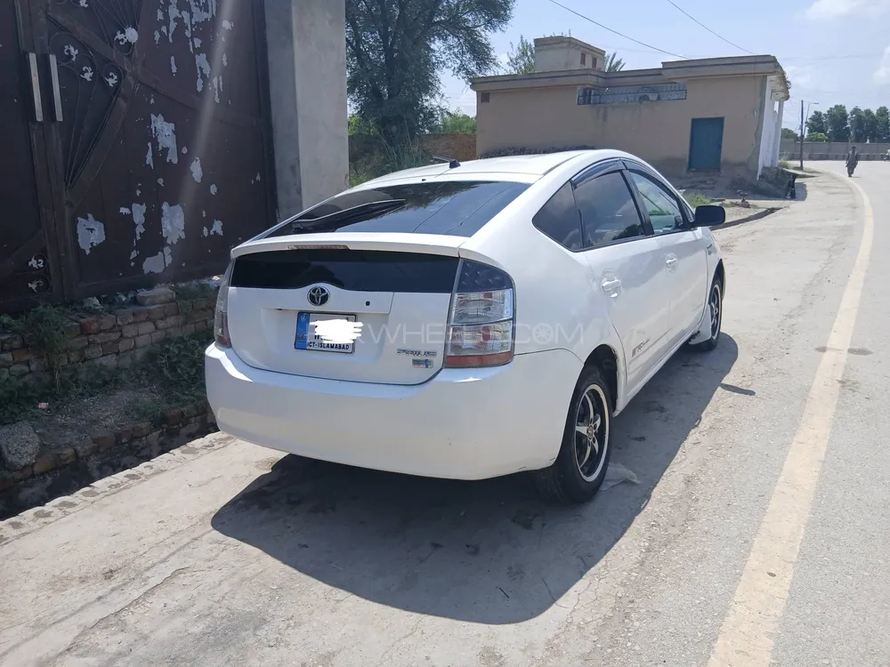 Toyota Prius 2013 for Sale in Dera ismail khan Image-1