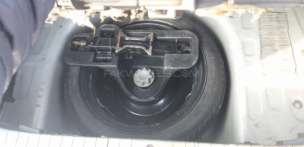 Toyota Prius 2010 for Sale in Lahore Toyota Prius 2010 for Sale in Lahore Image-12