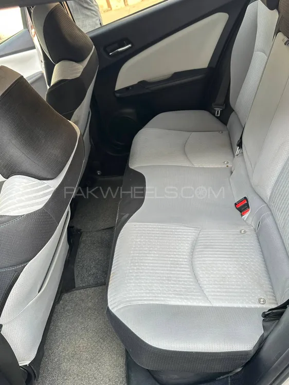 ٹویوٹا پریوس 2017 for Sale in فیصل آباد ٹویوٹا پریوس 2017 for Sale in فیصل آباد Image-13