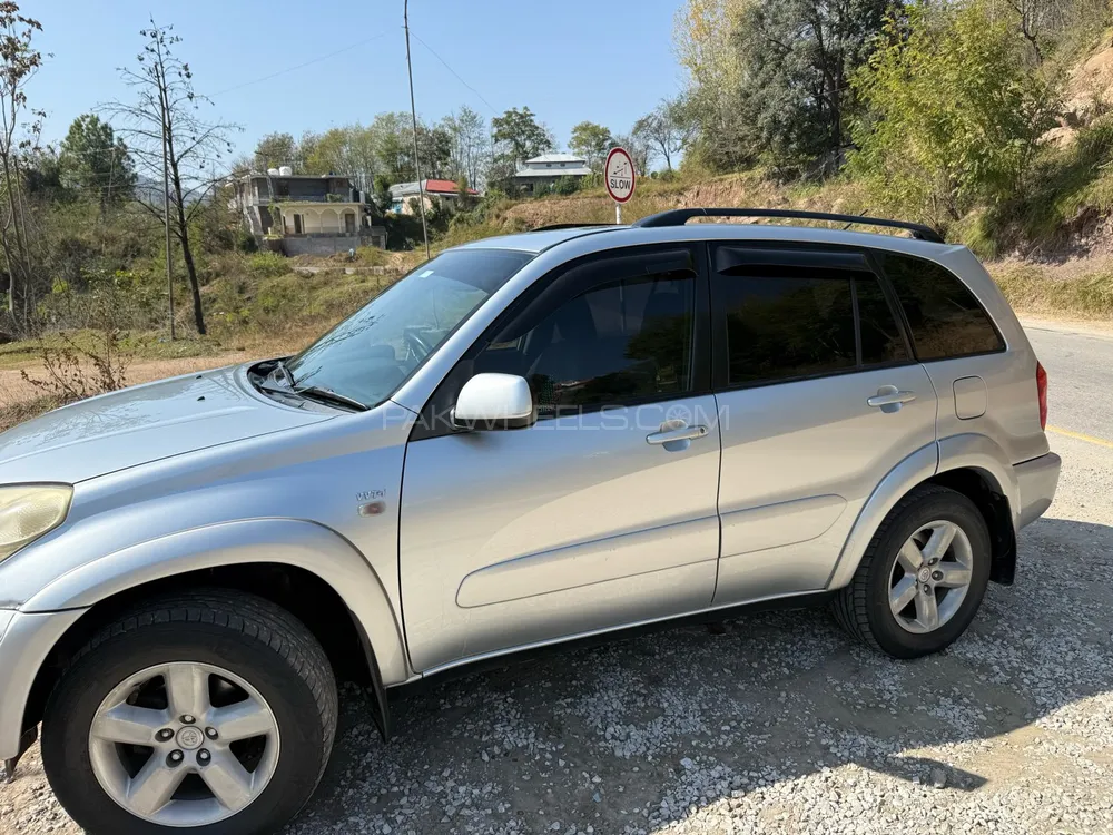 Toyota Rav4 2005 for Sale in Rawalakot Toyota Rav4 2005 for Sale in Rawalakot Image-1