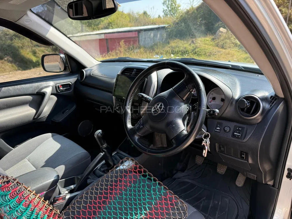 Toyota Rav4 2005 for Sale in Rawalakot Toyota Rav4 2005 for Sale in Rawalakot Image-8